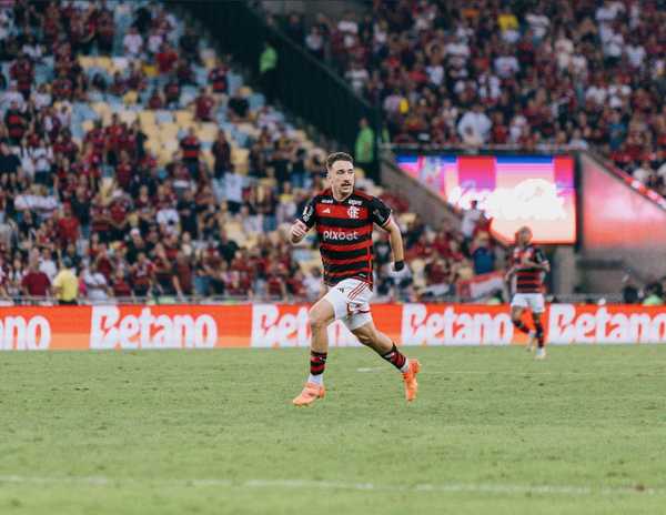 Léo Ortiz, Flamengo, Revive Tempos de Base Como Volante e Analisa Desempenho.