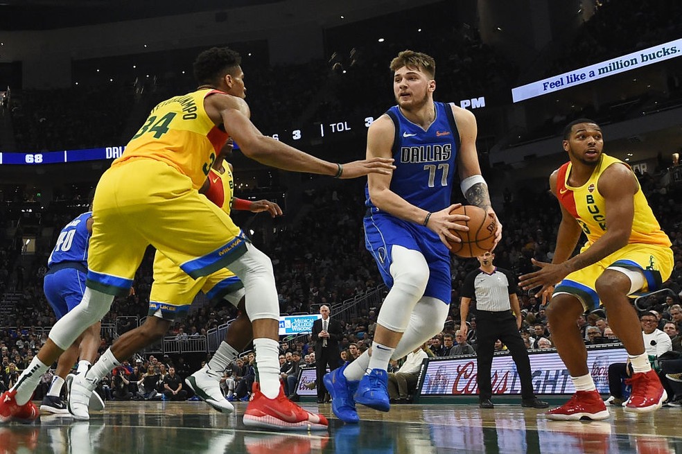 De olho em prêmio e playoffs, LaMelo Ball volta às quadras neste sábado