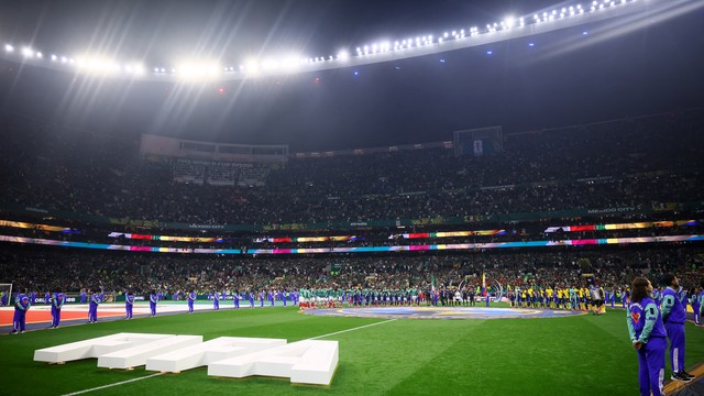 México jogou mais uma vez com casa cheia no Azteca