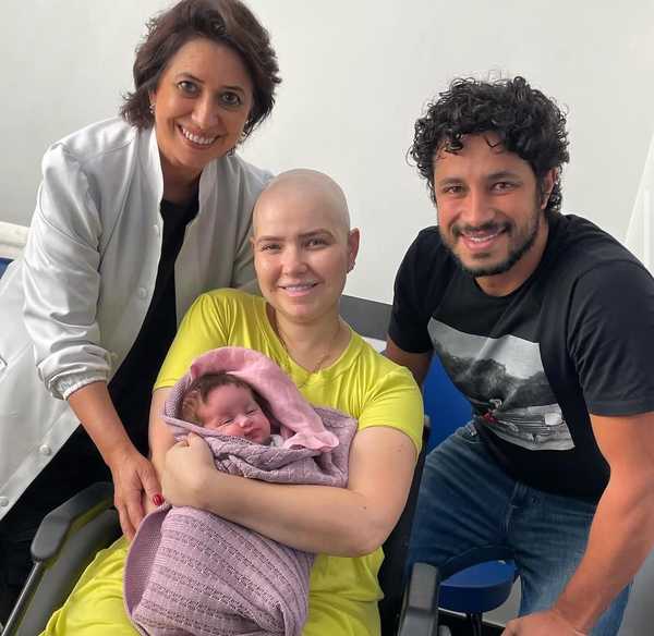 Força Camila: homenagem do Cruzeiro e Mineirão à esposa de Léo.