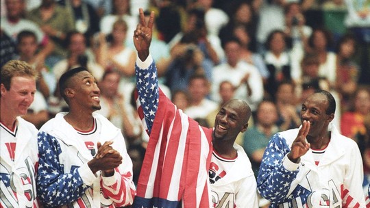 Camisa de Michael Jordan de 1992 é arrematada por R$ 15 milhões