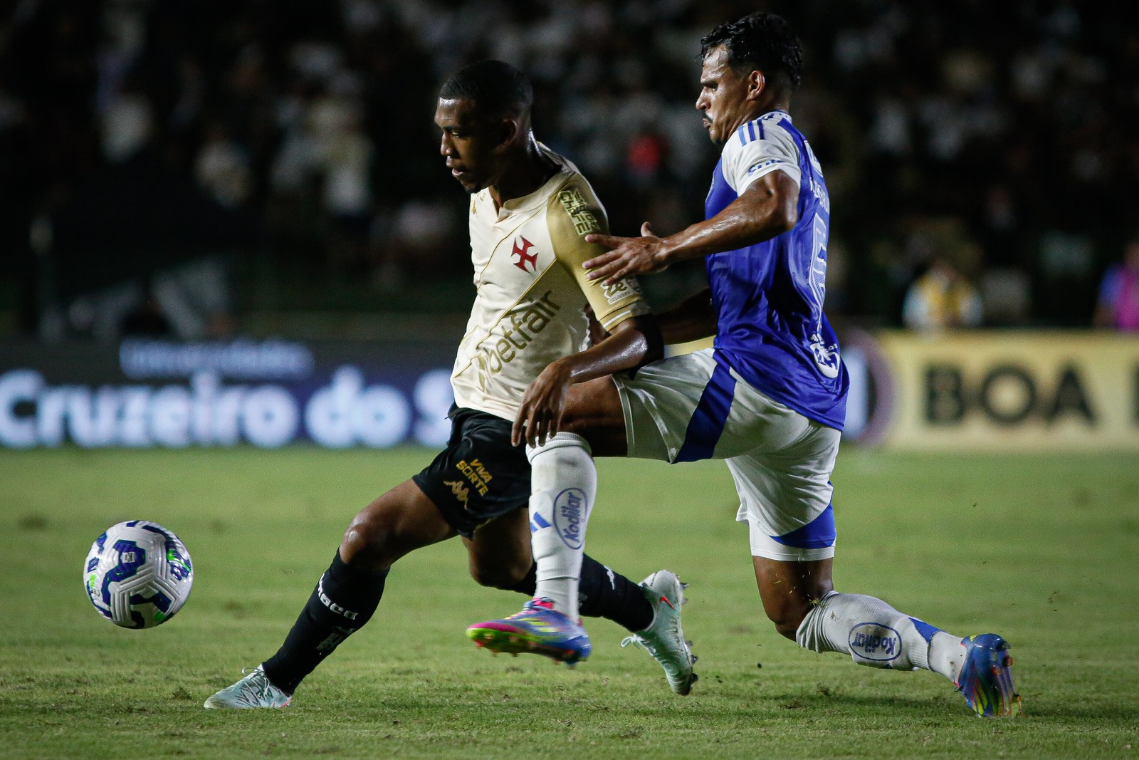 Pedrinho demite terceiro técnico prestes a completar um ano no controle do futebol do Vasco