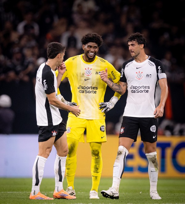 Corinthians despenca número de gols sofridos em jogadas aéreas.