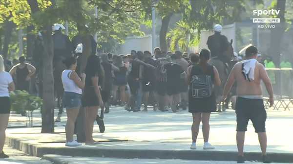 Torcedores do corinthians tentam invadir maracanã antes de jogo contra flamengo