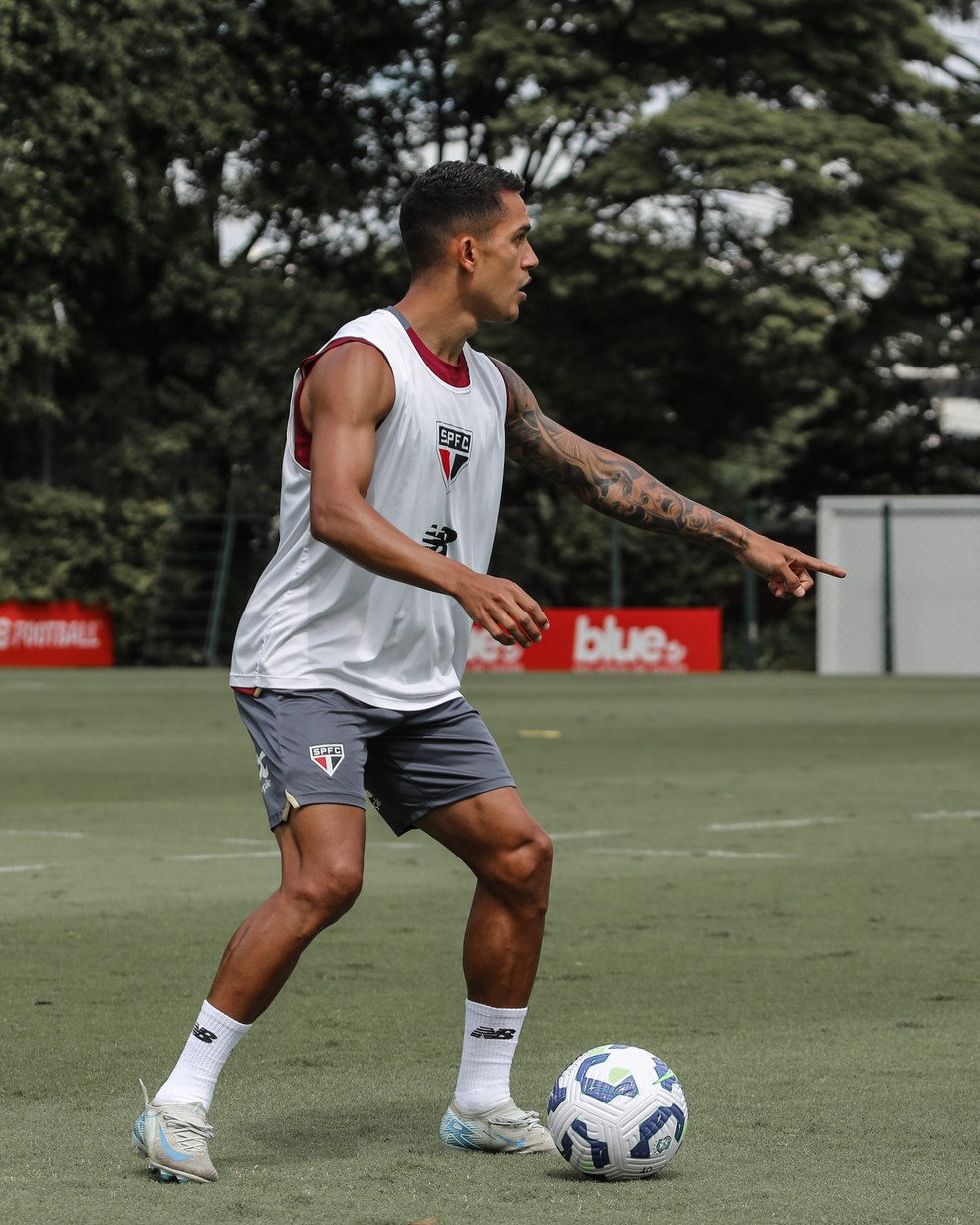 Igor Vinícius em treino do São Paulo — Foto: Erico Leonan/saopaulofc