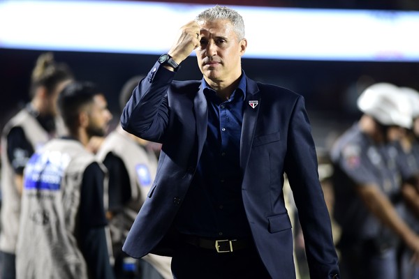 "É DIFICIL JOGAR CONTRA"!! Crespo exalta força do MorumBIS e conexão com a torcida