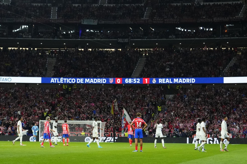 Atlético de Madrid x Real Madrid foi marcado por comportamento hostil de torcedores — Foto: Getty Images
