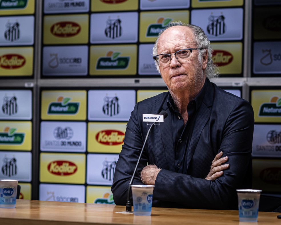 Foto de Falcão vendo final de Wimbledon no Morumbi agita bastidores do  Santos, santos