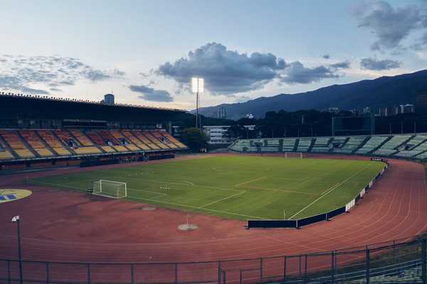 Corinthians enfrentará estreante na Libertadores com artilheiro do Venezuelano no elenco