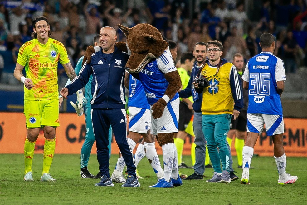 Leonardo Jardim, técnico do Cruzeiro, após a partida contra o Flamengo; time começou bem no Brasileiro  — Foto: Fernando Moreno/AGIF