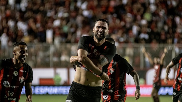 Léo Gamalho decide em Vitória  x Chapecoense