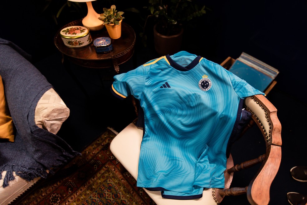 Nova camisa do Cruzeiro — Foto: Divulgação