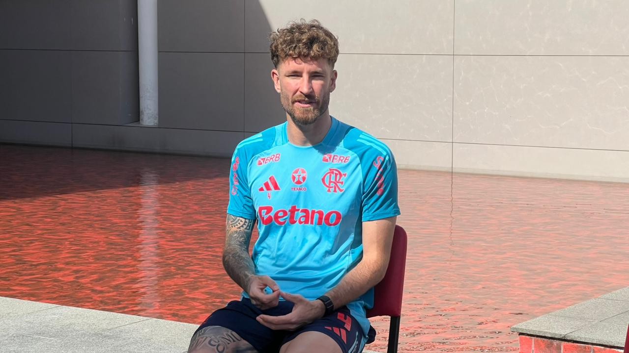 Tem chances de ser convocado? Léo Pereira admite frustração por convocação, mas projeta o auge da carreira.