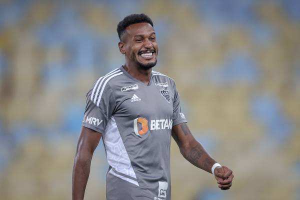 Grêmio busca contratação de Edenilson junto ao Atlético-MG.