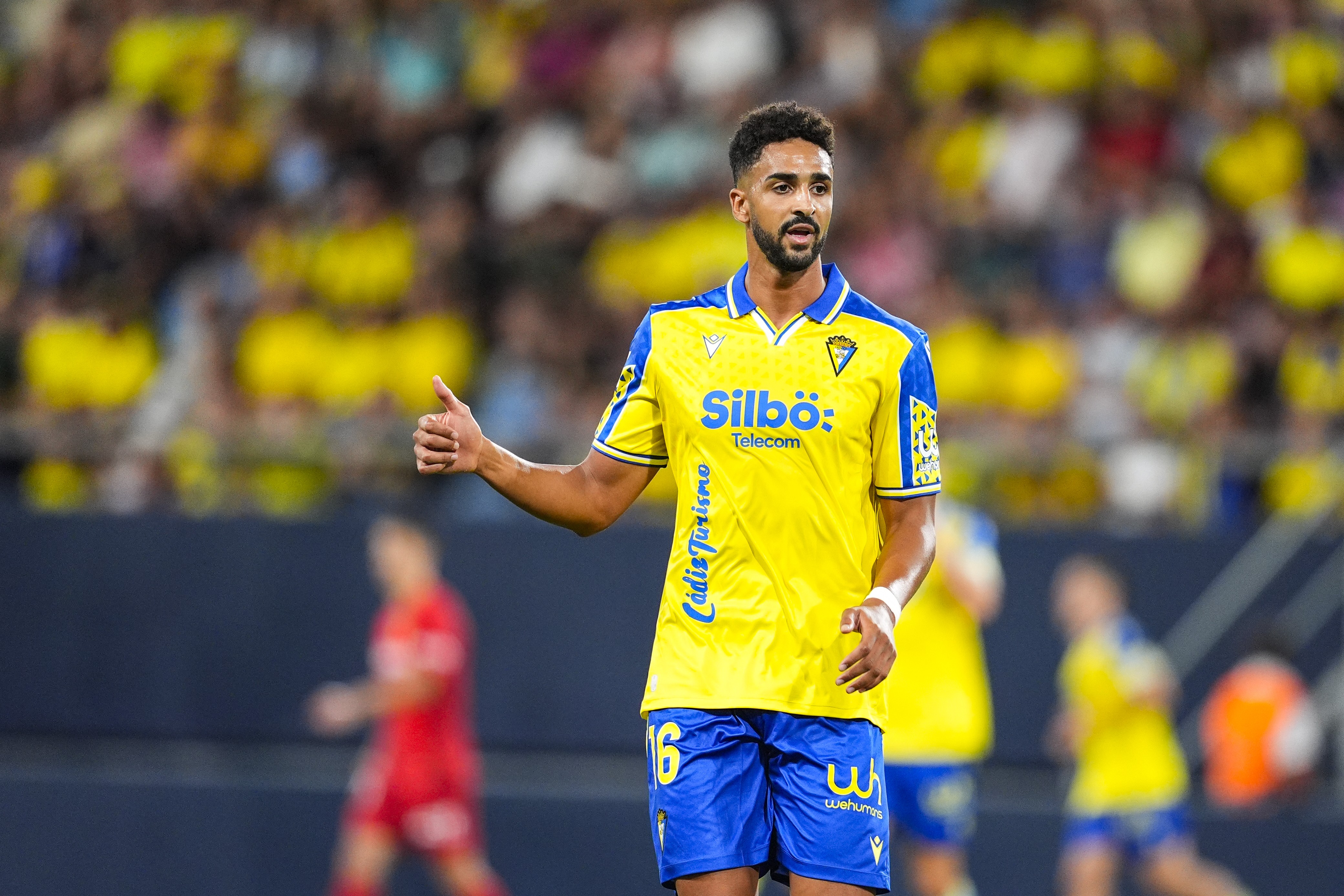 Botafogo negocia a contratação do atacante espanhol Chris Ramos