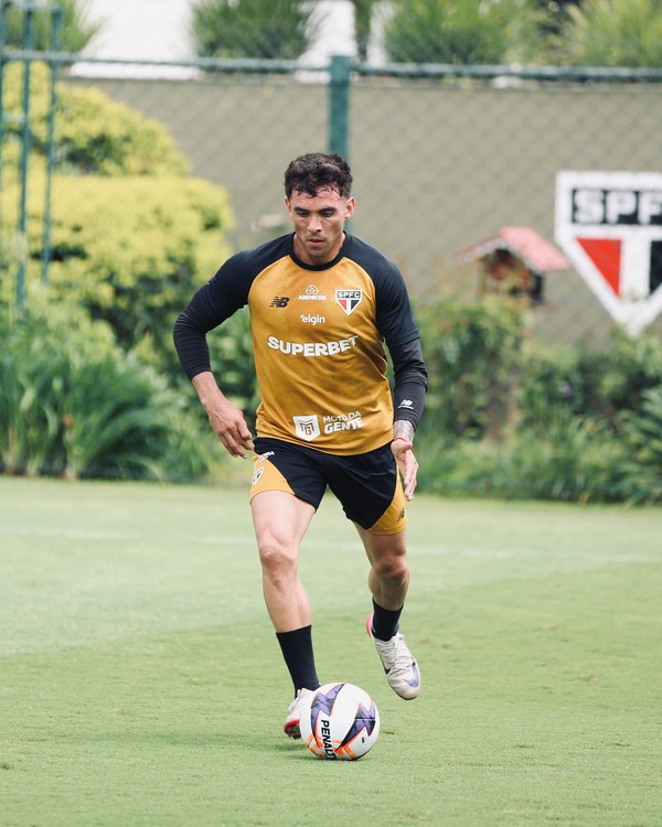 Fora dos planos, Enzo Díaz é liberado pelo São Paulo para buscar novo clube