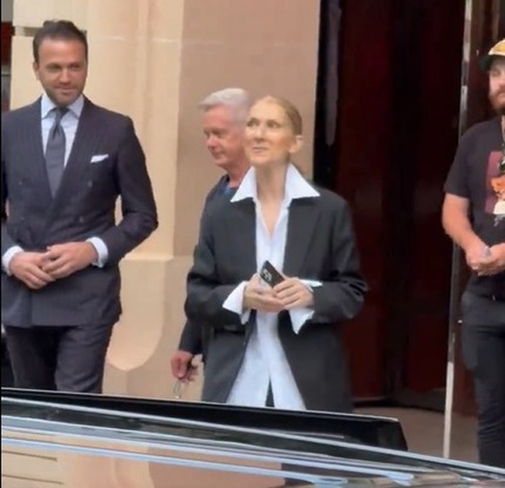 Celine Dion chega em Paris e é especulada para participar da cerimônia de abertura da Olimpíada — Foto: Reprodução