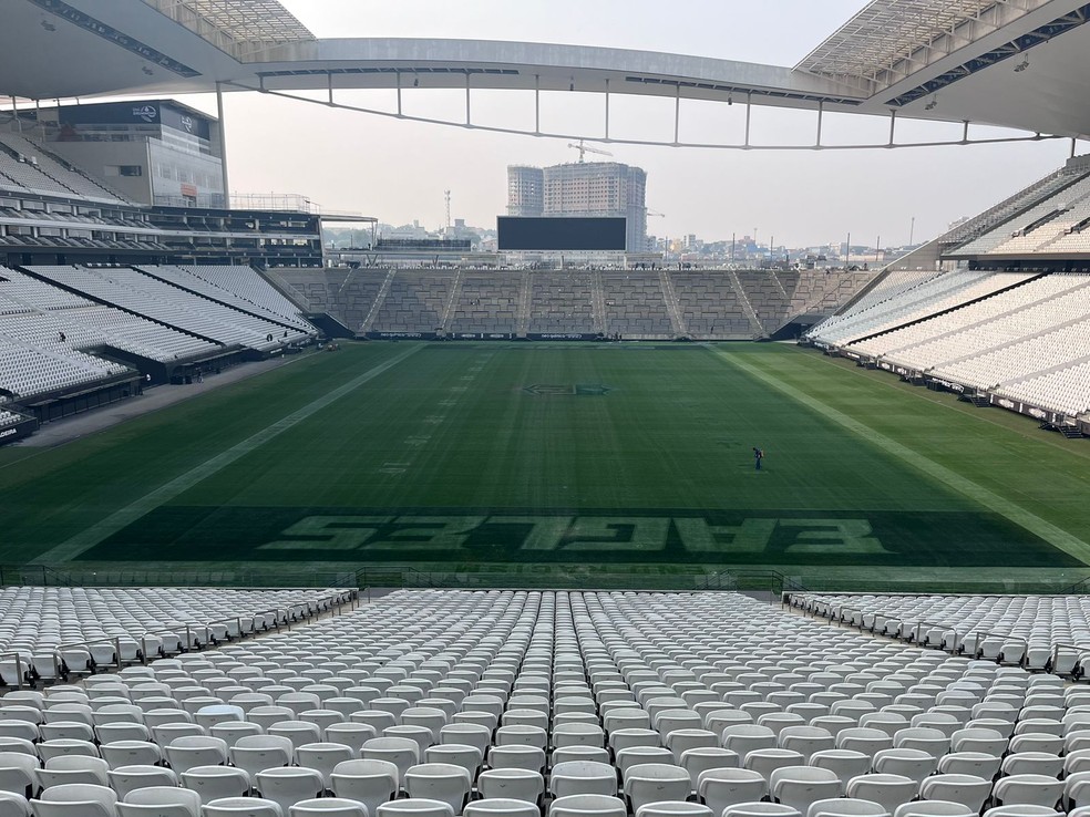 Corinthians corre para deixar a Neo Química Arena pronta para o duelo com o Juventude — Foto: Agência Corinthians