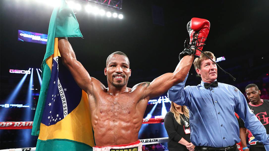 Combate exibe luta de Robson Conceição por cinturão mundial