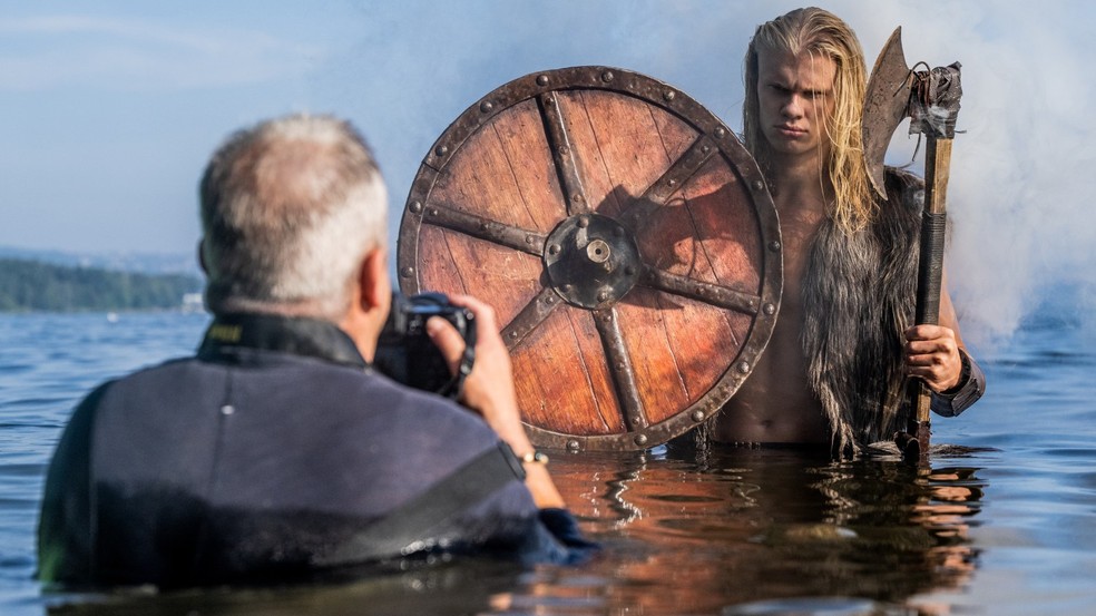 Haaland posa como viking em ensaio fotográfico — Remada viking