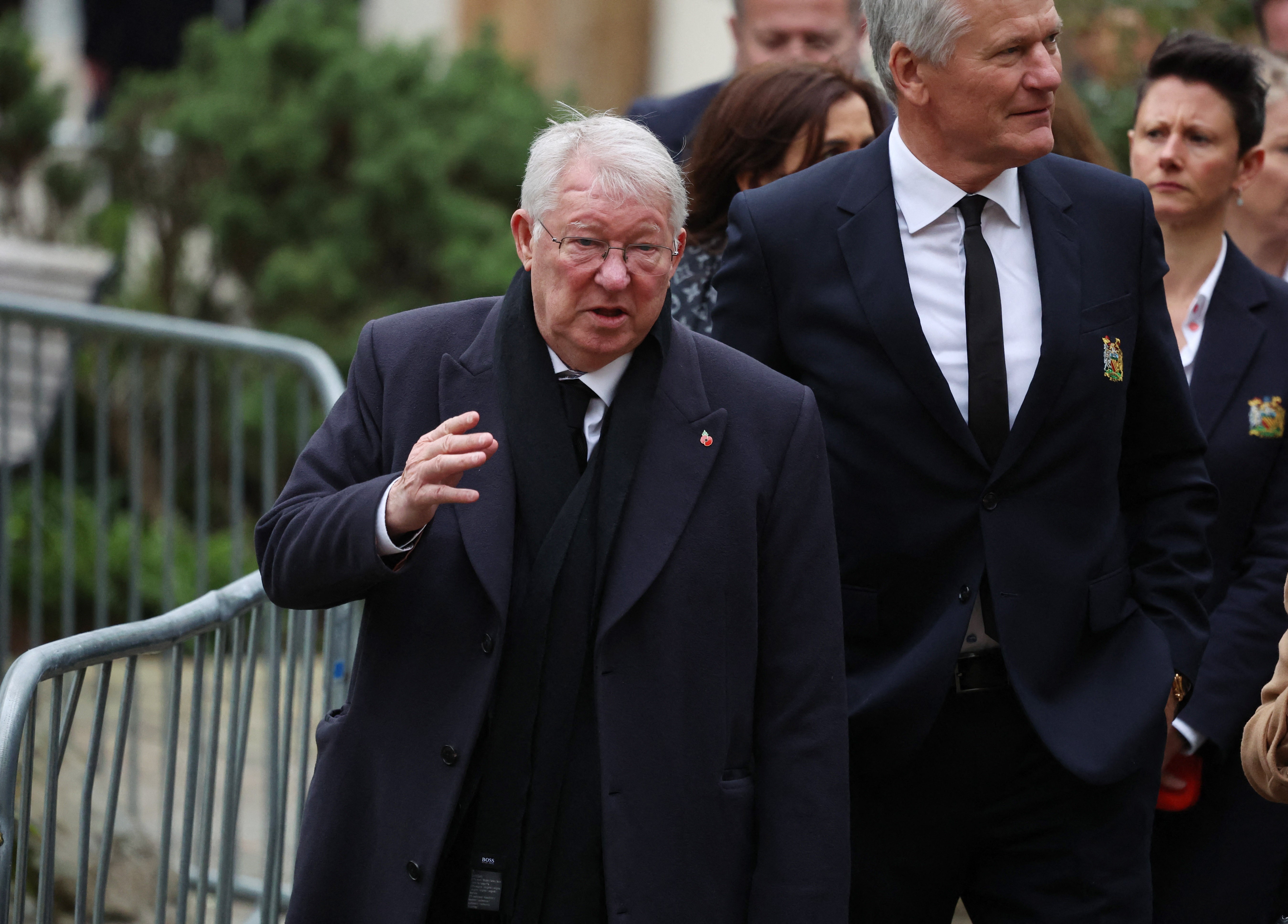 Sir Alex Ferguson hospitalizado após indisposição em Old Trafford antes do clássico contra o Liverpool