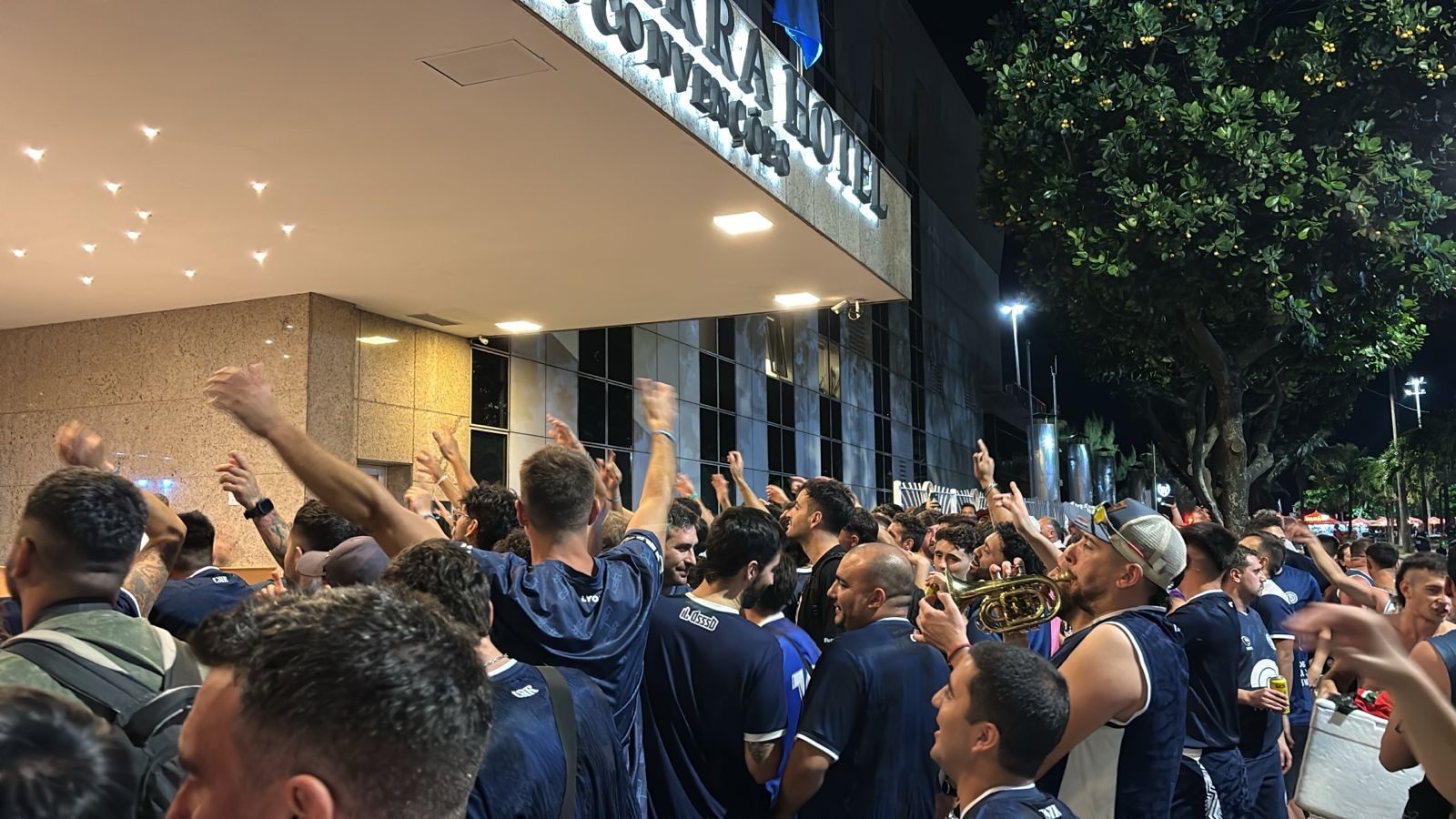 Independiente Rivadavia celebra torcida com festa no Rio antes de duelo na Libertadores