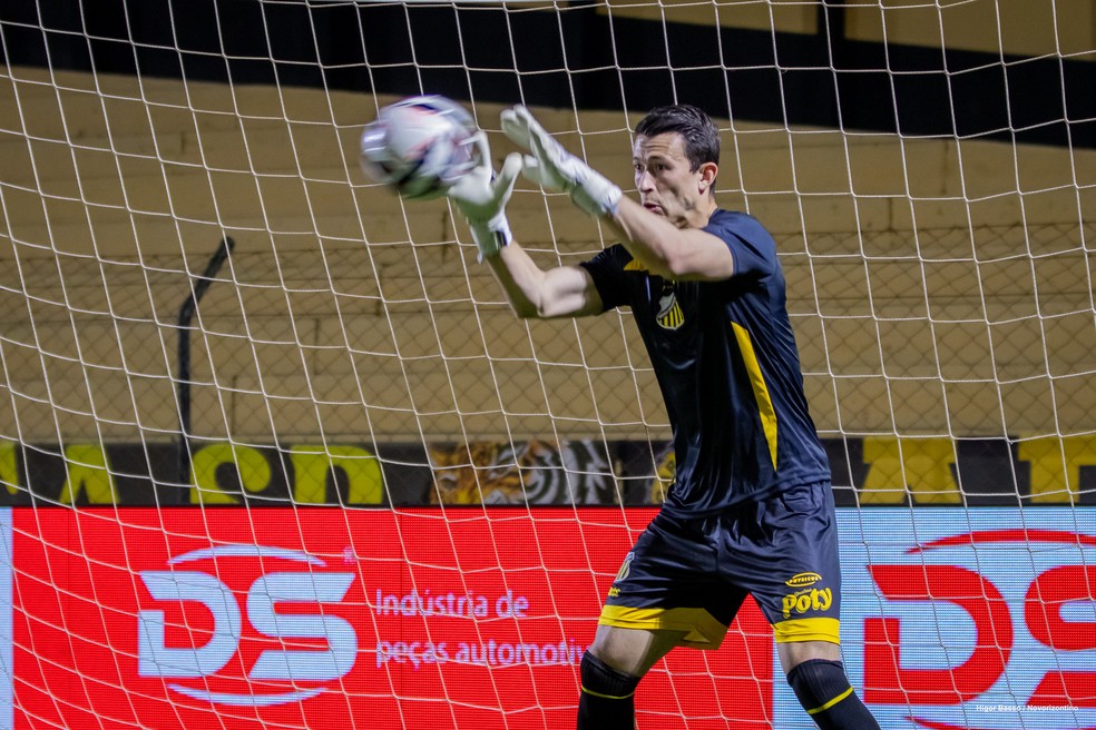 Goleiro Airton está contratado pelo Vila Nova — Foto: Higor Basso/Novorizontino