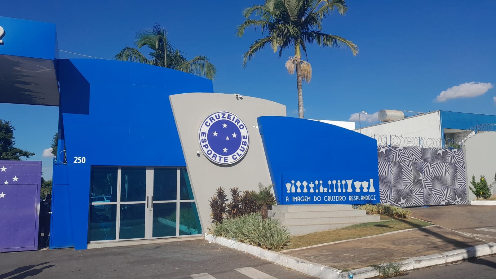 Organizada do Cruzeiro cobra jogadores em reunião na Toca da Raposa