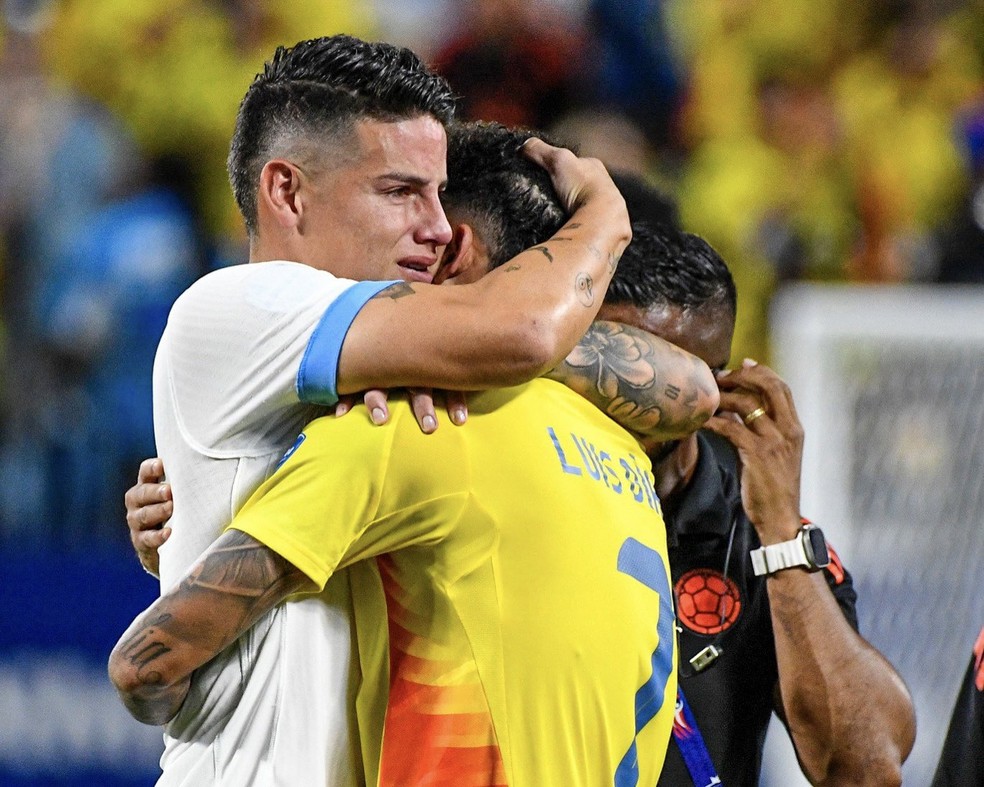 James e Díaz após a classificação da Colômbia — Foto: Colômbia