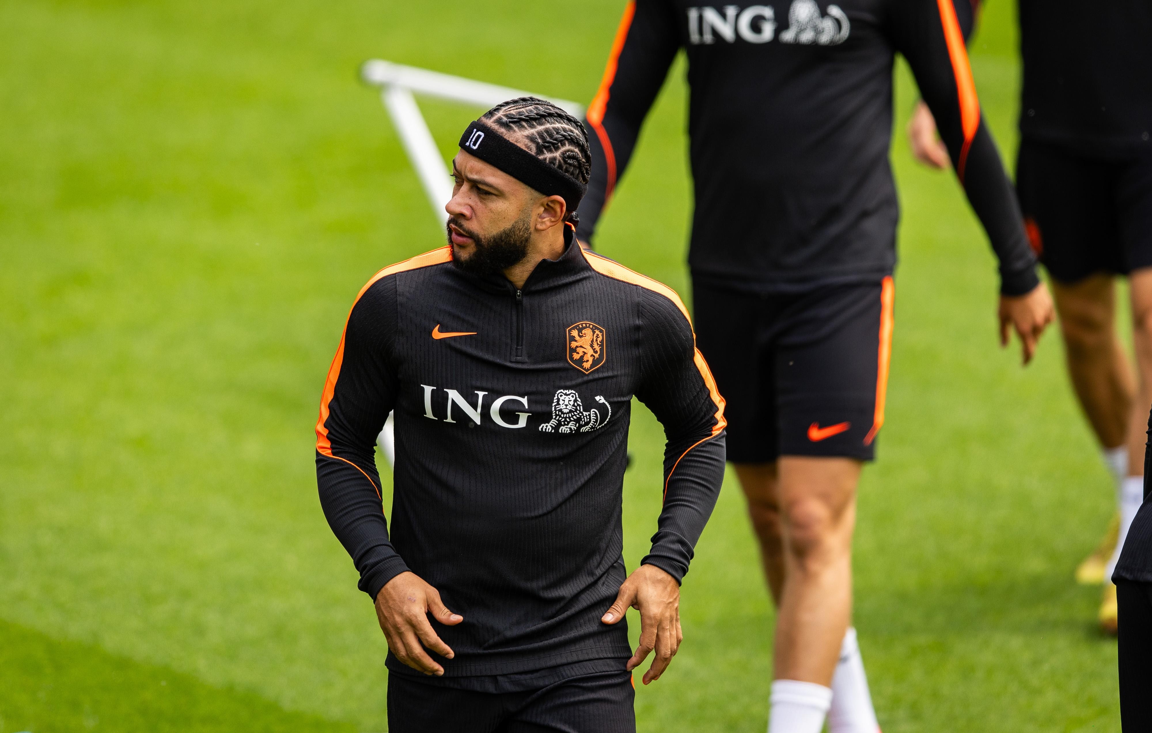 Técnico da Holanda não conta com Memphis titular na estreia da Copa do Mundo: "Não está 100%"