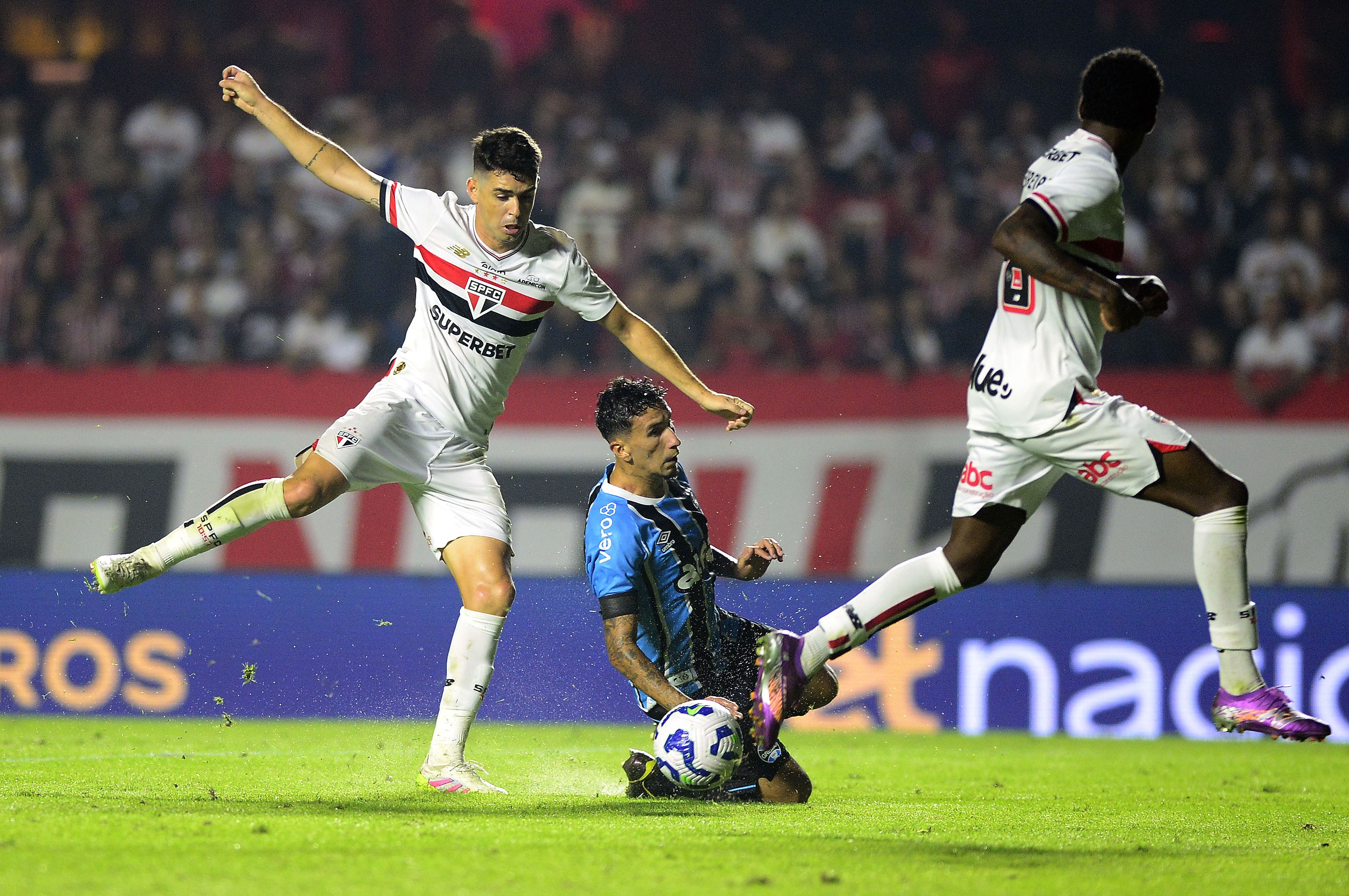 Dodi diz que árbitros estão sempre errando contra o Grêmio
