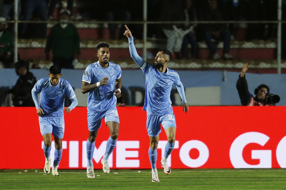 Bruno Savio comemora gol do Bolivar contra o Flamengo — Foto: Gaston Brito Miserocchi/Getty Images