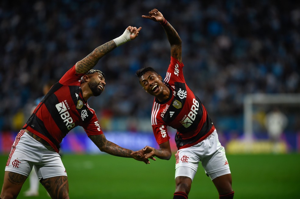 Gabigol e Bruno Henrique, do Flamengo, fazem a fusão contra o Grêmio — Foto: Marcelo Côrtes / Flamengo