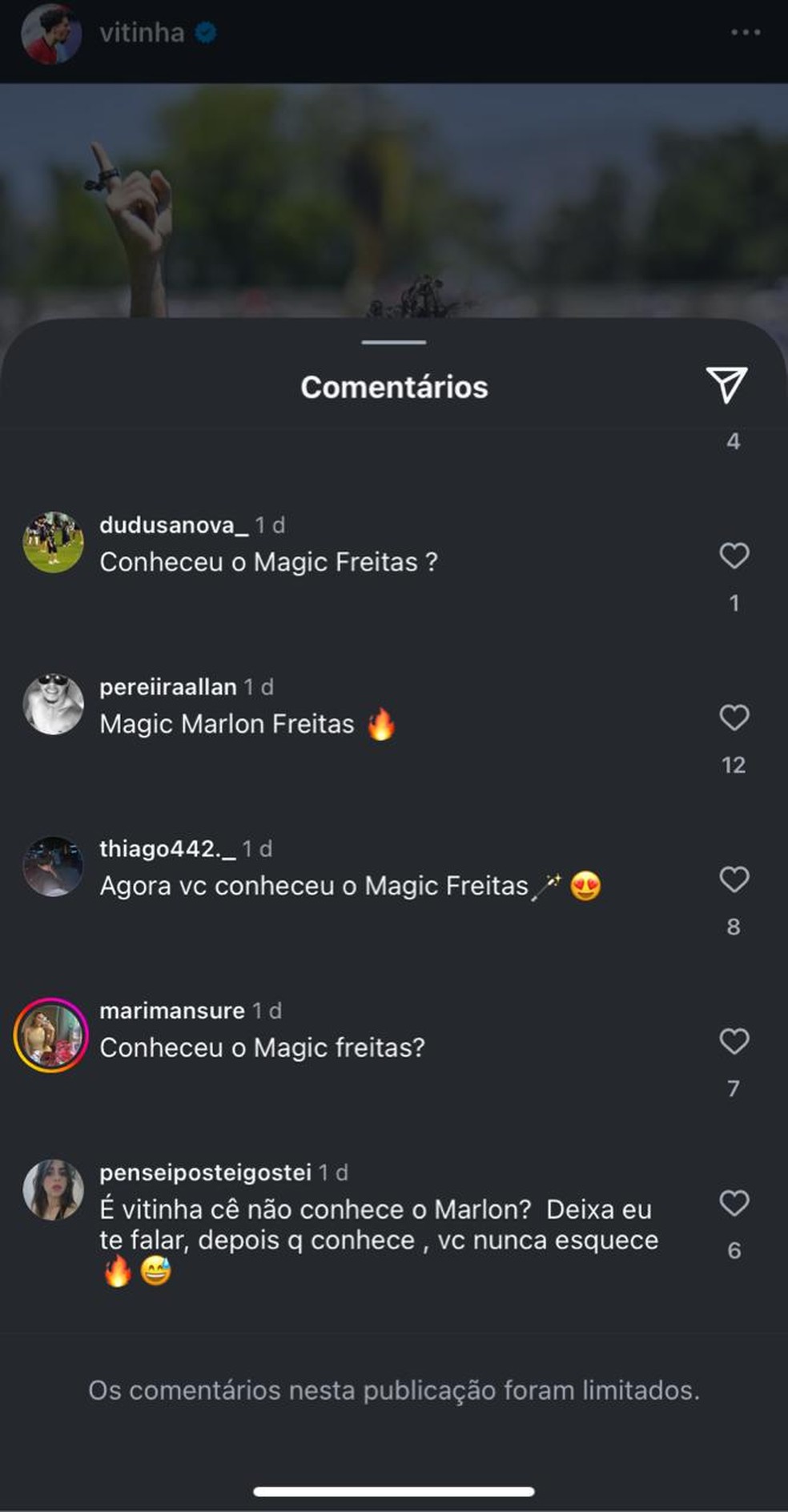 Torcedores do Botafogo comentam em foto de Vitinha — Foto: Reprodução