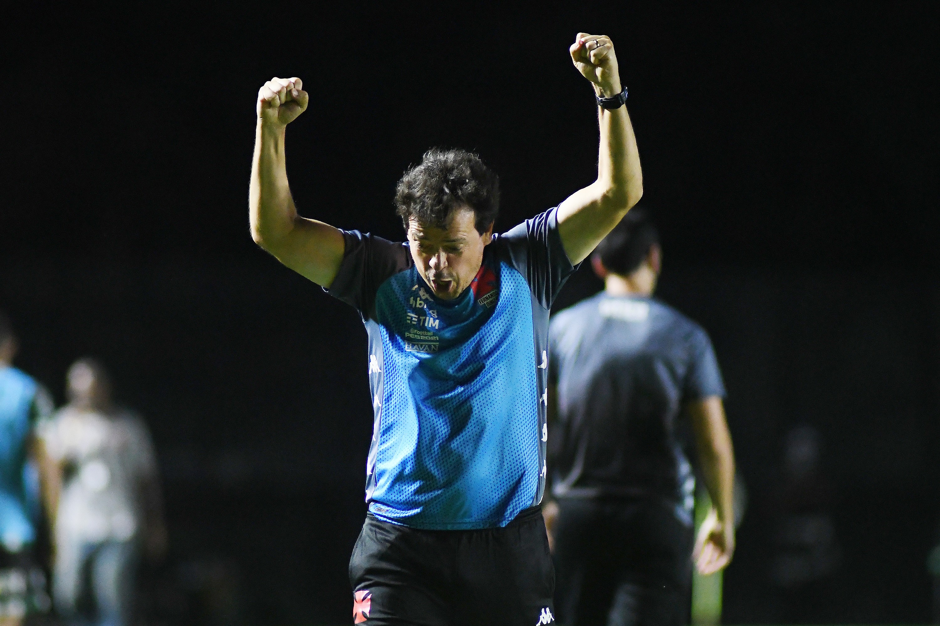 Vasco anuncia a contratação de Fernando Diniz