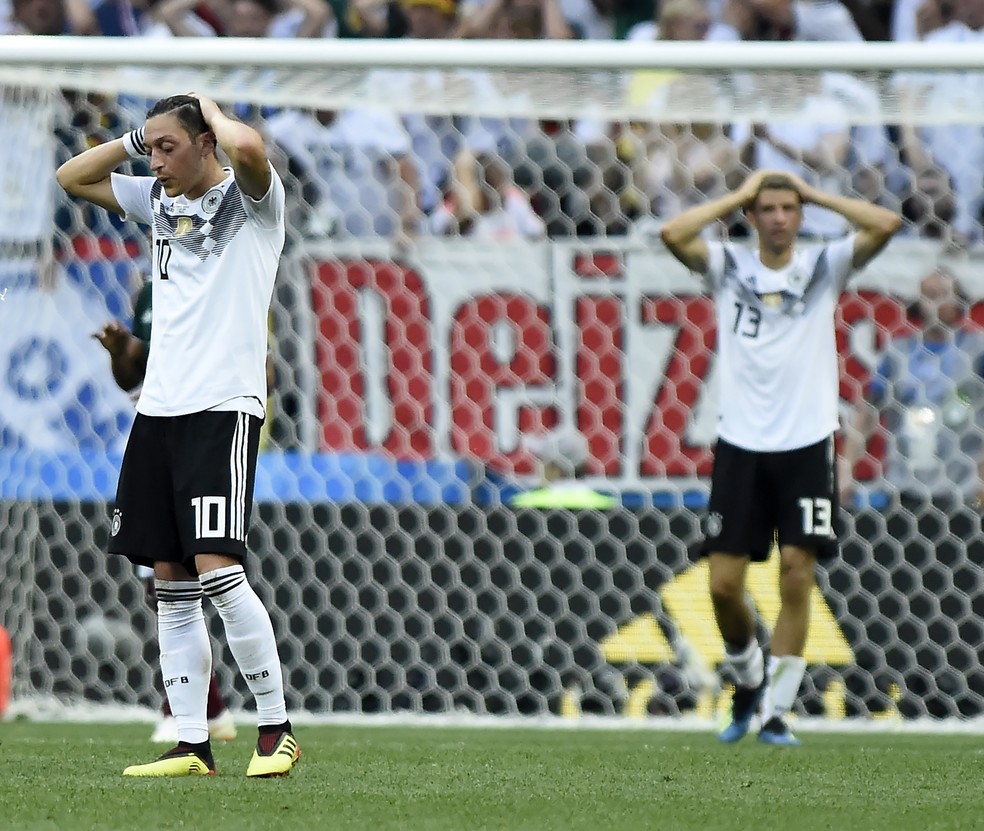 Empate na Alemanha em jogo marcado por protesto peculiar
