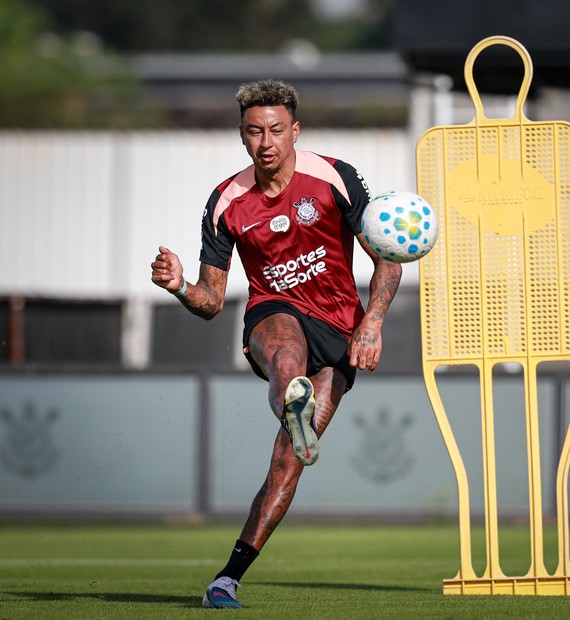 TV argentina diz que Corinthians quer a contratação de Carlos