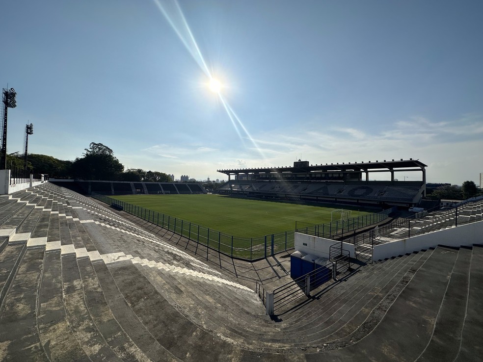 Fazendinha é estádio do Corinthians no Parque São Jorge — Foto: Gustavo Vasco