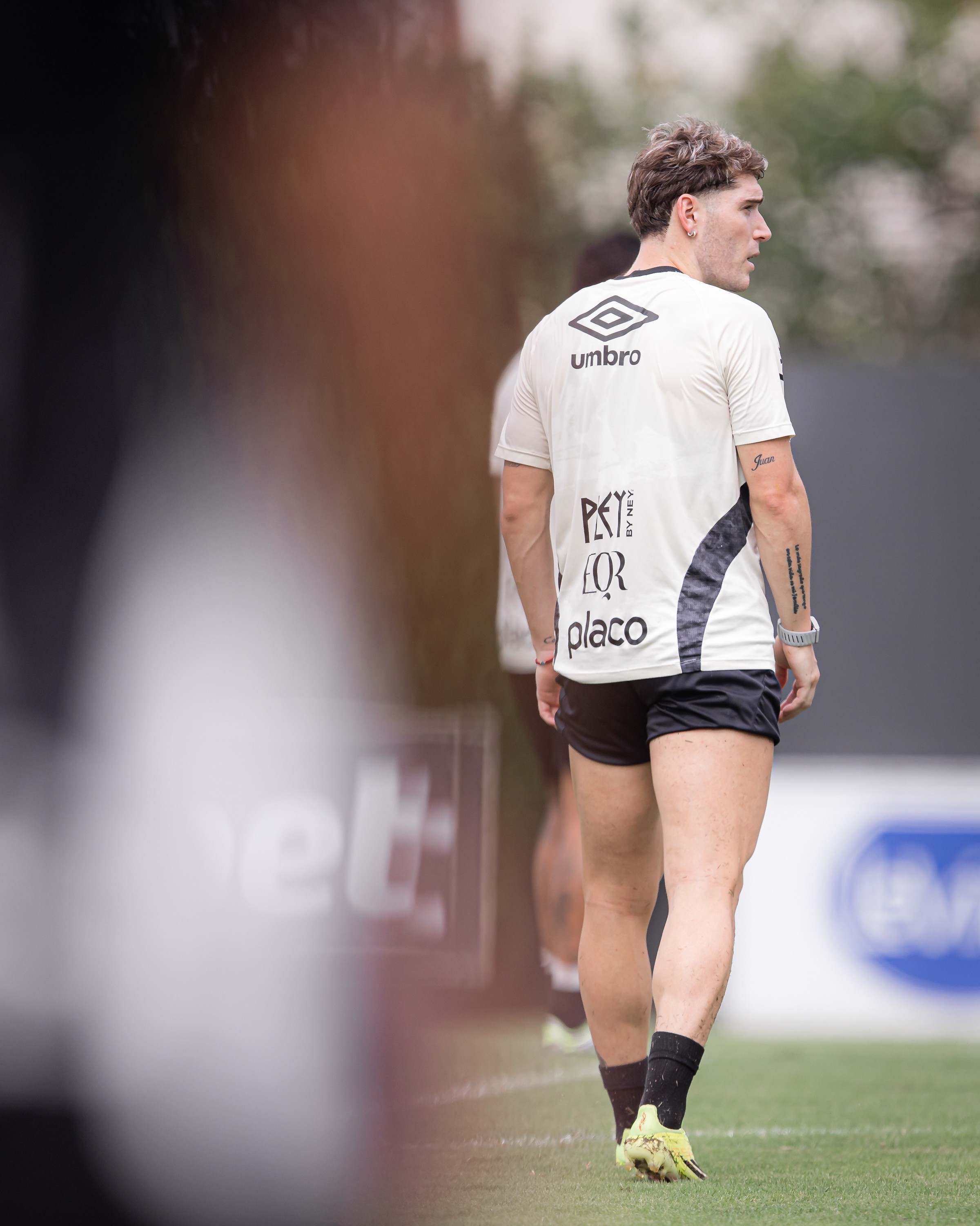 Rollheiser renasce sob Cuca e vira peça-chave do Santos contra o Palmeiras
