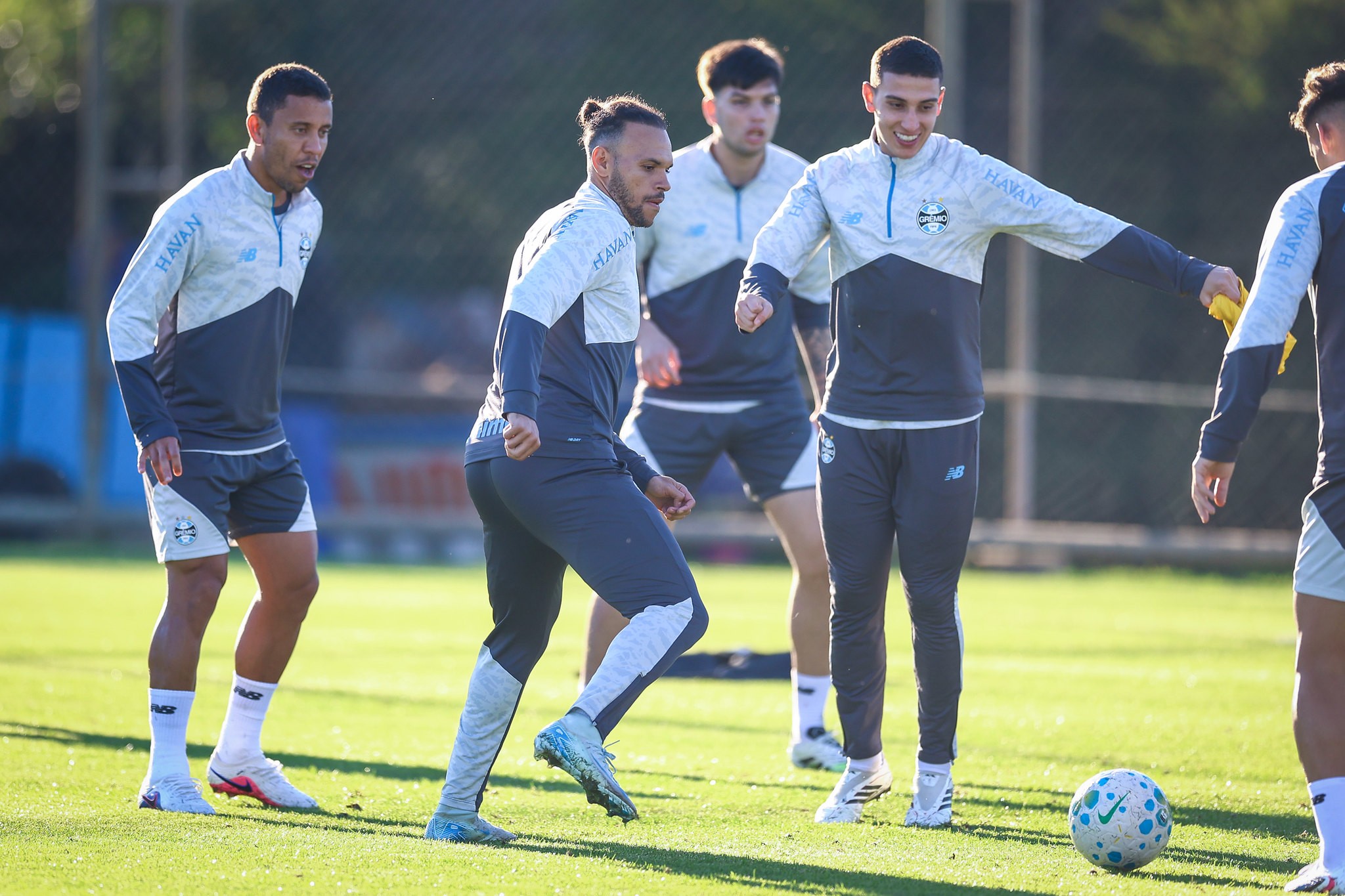 Grêmio admite atraso de pagamentos aos jogadores e dá prazo para quitação