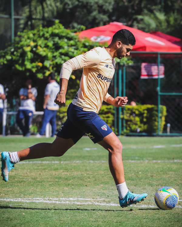 Lesão no Joelho Esquerdo de Michel Araújo Tira Jogador do São Paulo