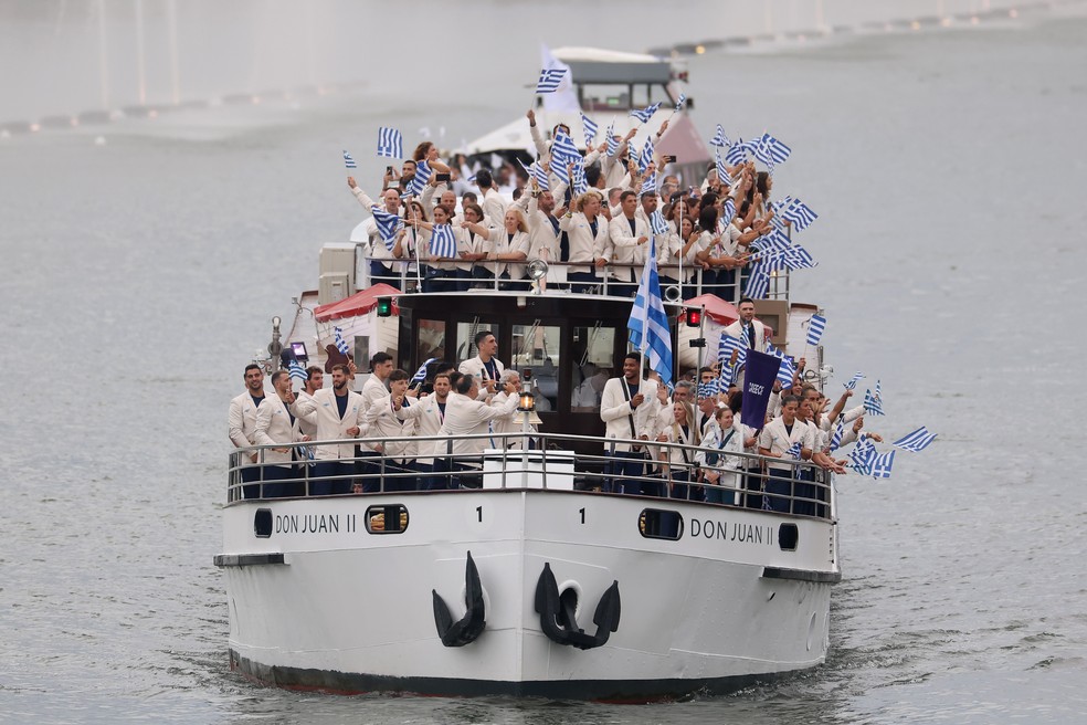 Barco da Grécia na Cerimônia de Abertura — Foto: Lars Baron/Getty Images