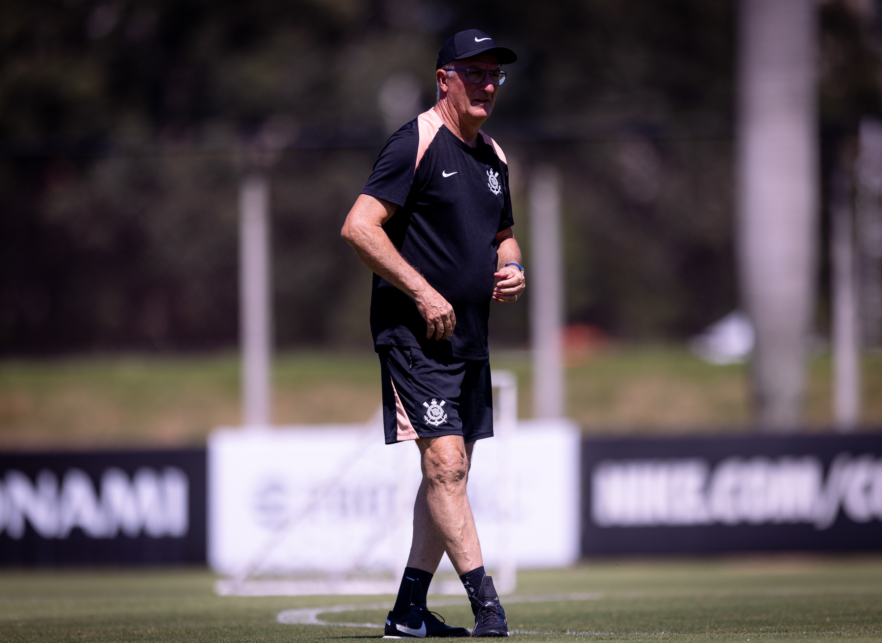 Treino do Corinthians: Dorival Júnior foca em ajustar o ataque | Ge