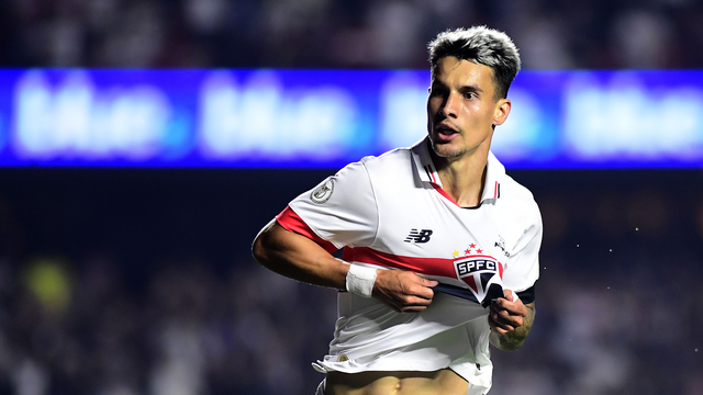 Ferreira comemora gol do São Paulo contra o Botafogo
