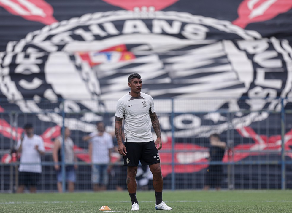Paulinho em treino do Corinthians na Fazendinha no início da temporada — Foto: Rodrigo Coca/Ag. Corinthians