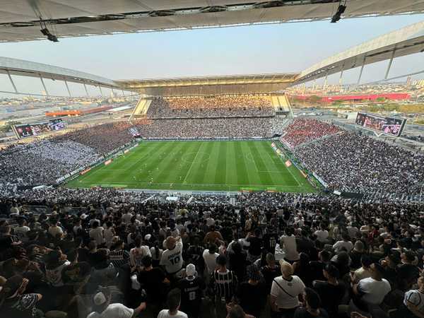 Corinthians esgota ingressos para duelo com Athletico-PR: torcida mostra apoio.