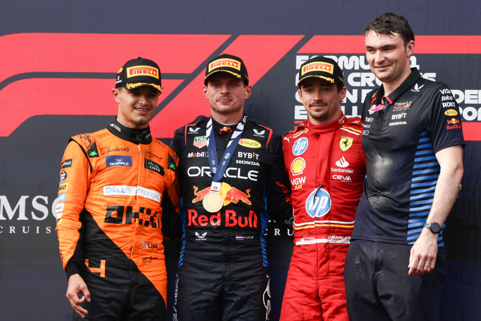 Pódio do GP da Emilia-Romagna da F1 2024, vencido por Max Verstappen — Foto: Jakub Porzycki/NurPhoto via Getty Images