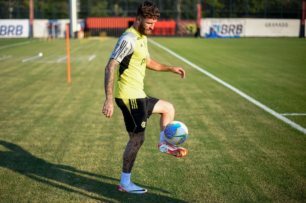 Léo Pereira em treino do Flamengo — Foto: Marcelo Cortes/Flamengo