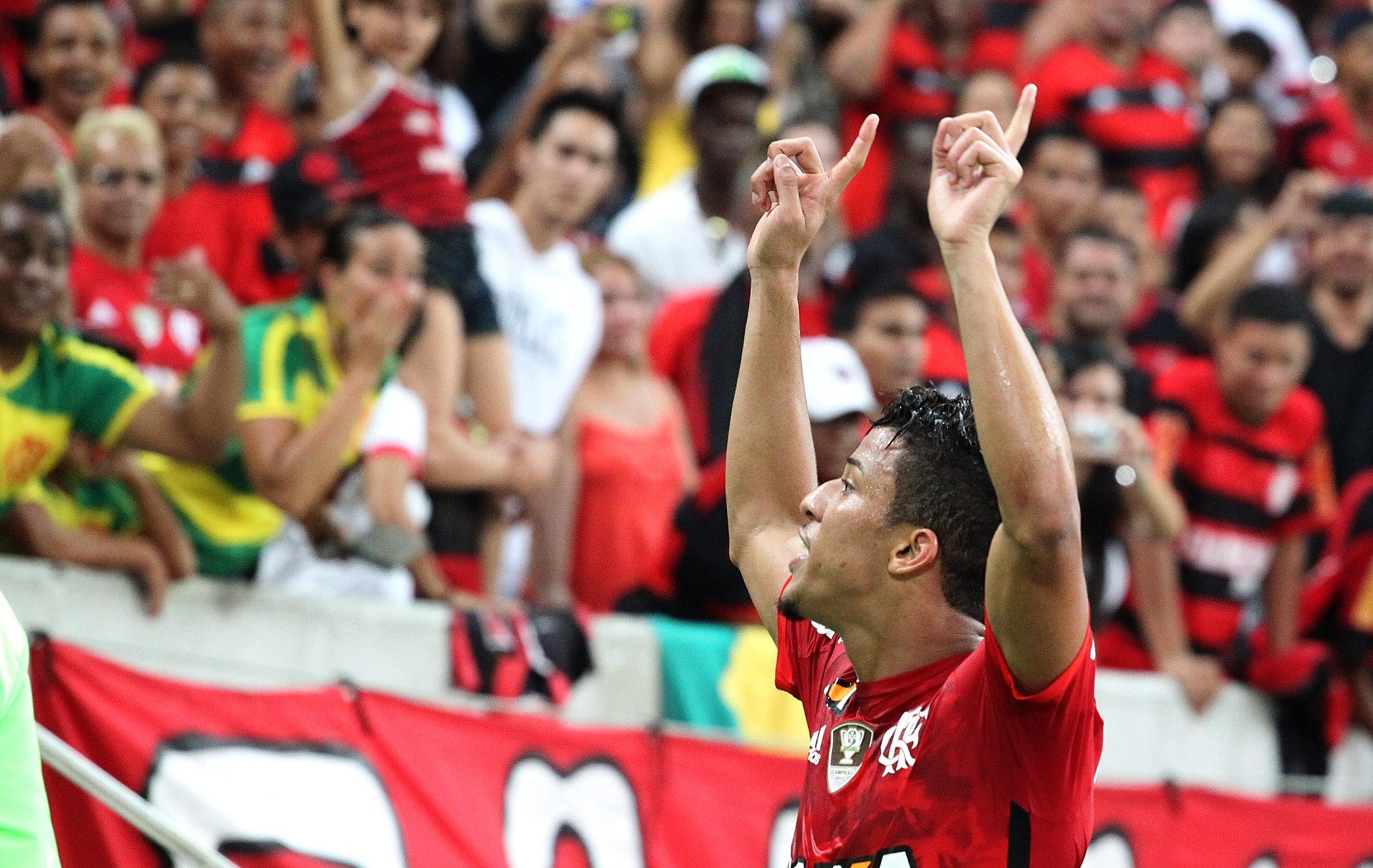 Nixon e sua trajetória marcante no Flamengo desde a vitória sobre o Vitória em 2014