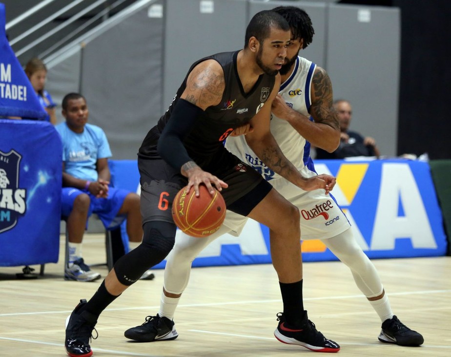 Piv brasiliense Ronald do Fortaleza Basquete Cearense